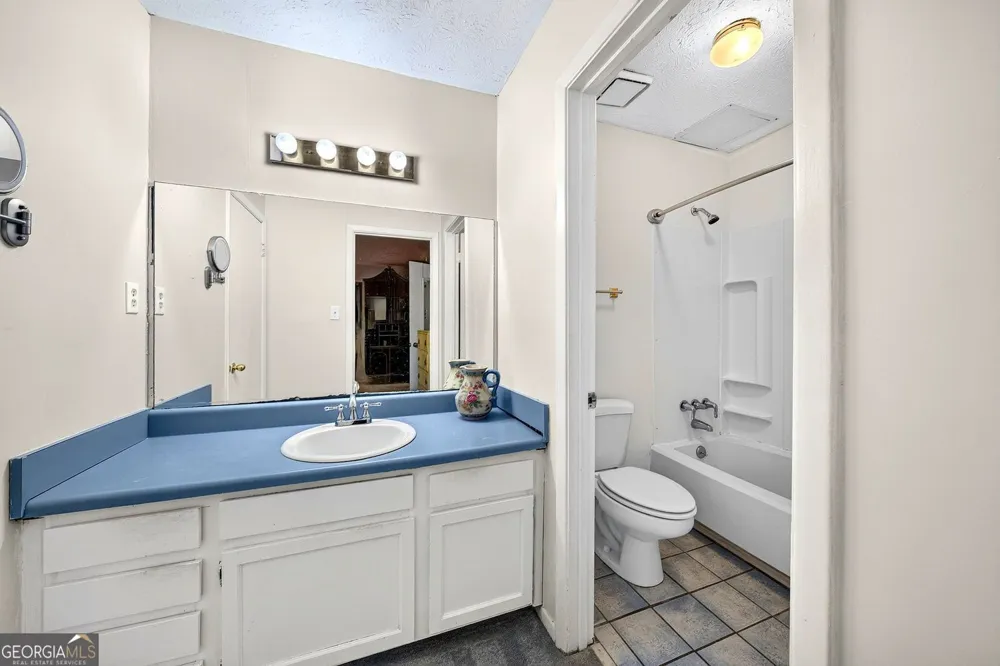810 Tuxworth CIR Decatur, GA 30033
