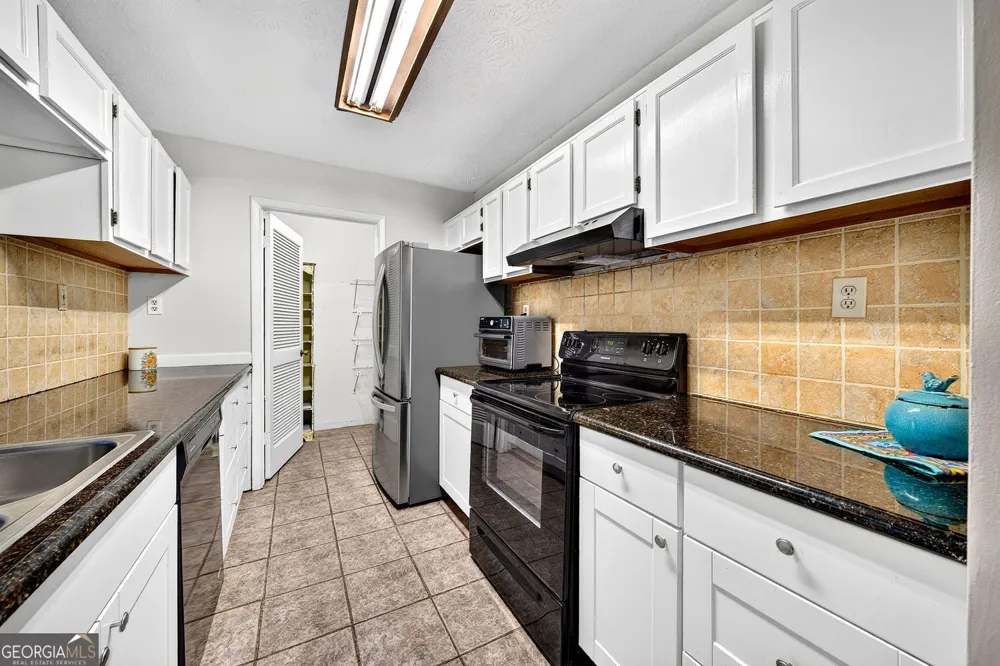 810 Tuxworth CIR Decatur, GA 30033