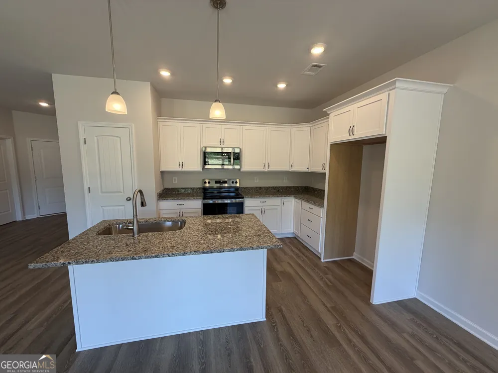 653 Dortch RD Eastanollee, GA 30538
