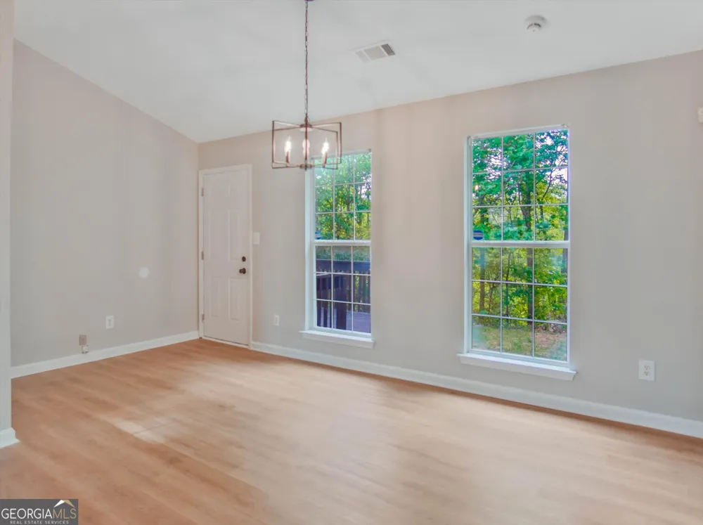 5603 Eagles Feather LN Riverdale, GA 30274