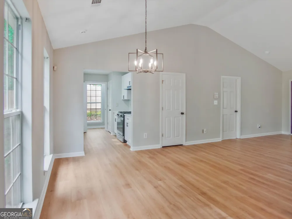 5603 Eagles Feather LN Riverdale, GA 30274