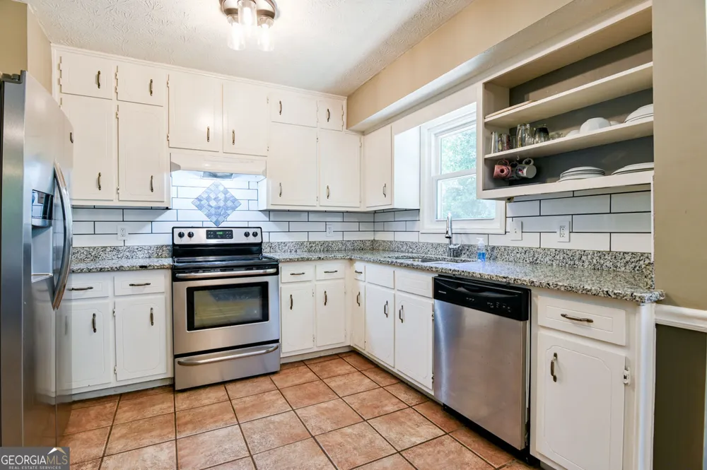 3997 Stacy LN Snellville, GA 30039