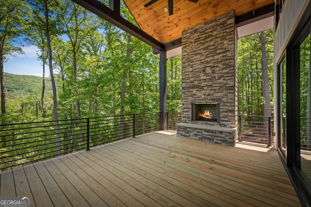 172 Grand Oaks TRL Morganton, GA 30560