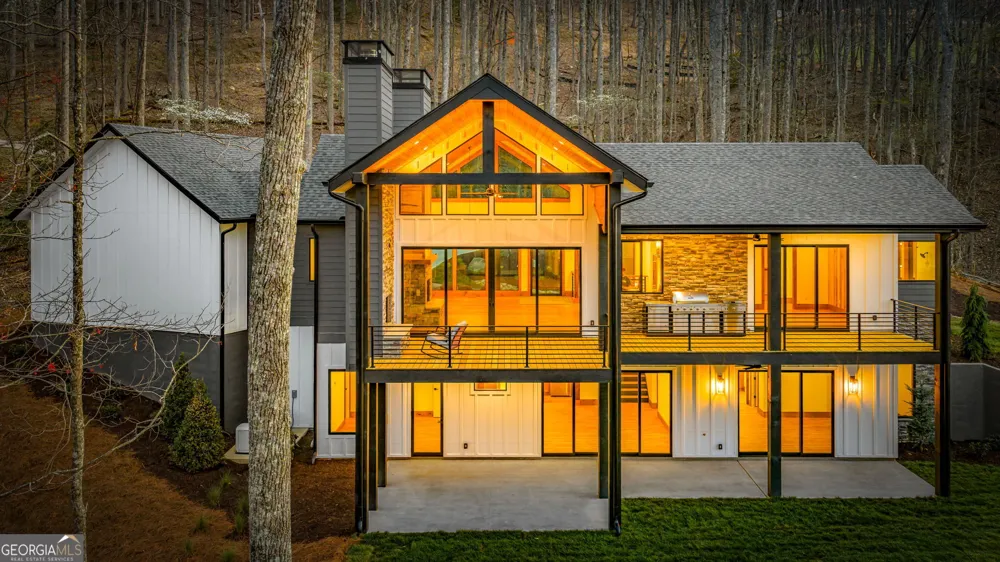 172 Grand Oaks TRL Morganton, GA 30560