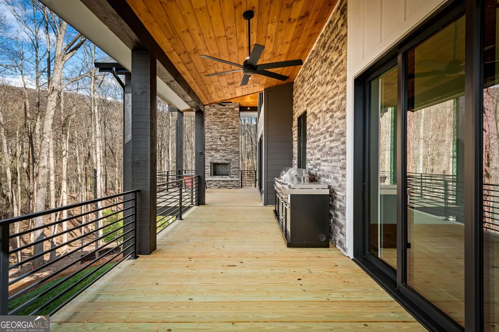 172 Grand Oaks TRL Morganton, GA 30560