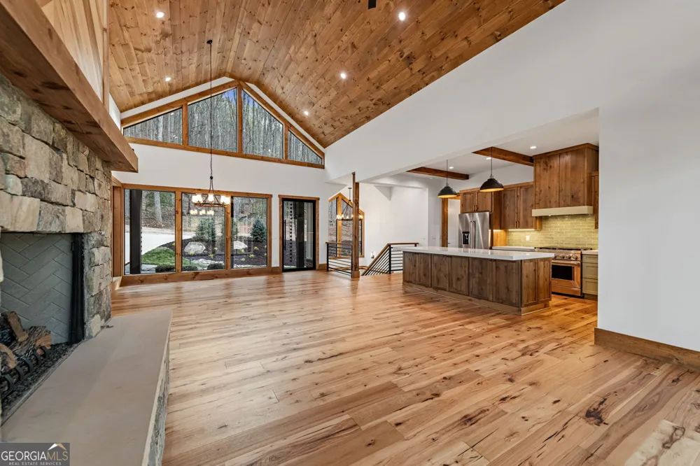 172 Grand Oaks TRL Morganton, GA 30560