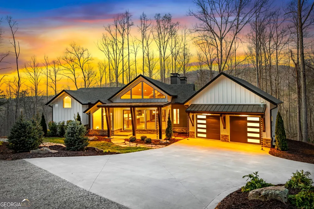 172 Grand Oaks TRL Morganton, GA 30560