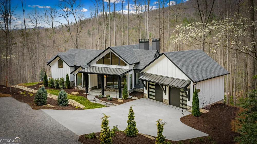 172 Grand Oaks TRL Morganton, GA 30560