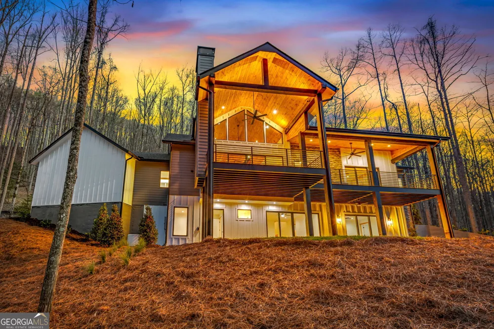 172 Grand Oaks TRL Morganton, GA 30560