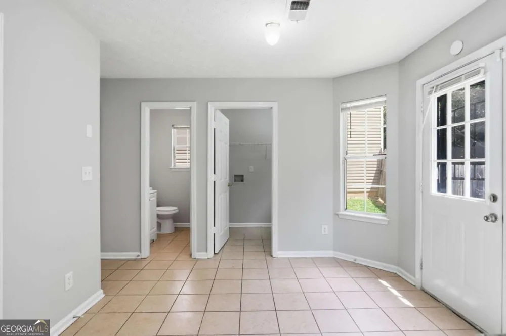 2545 Carolina RDG Riverdale, GA 30296