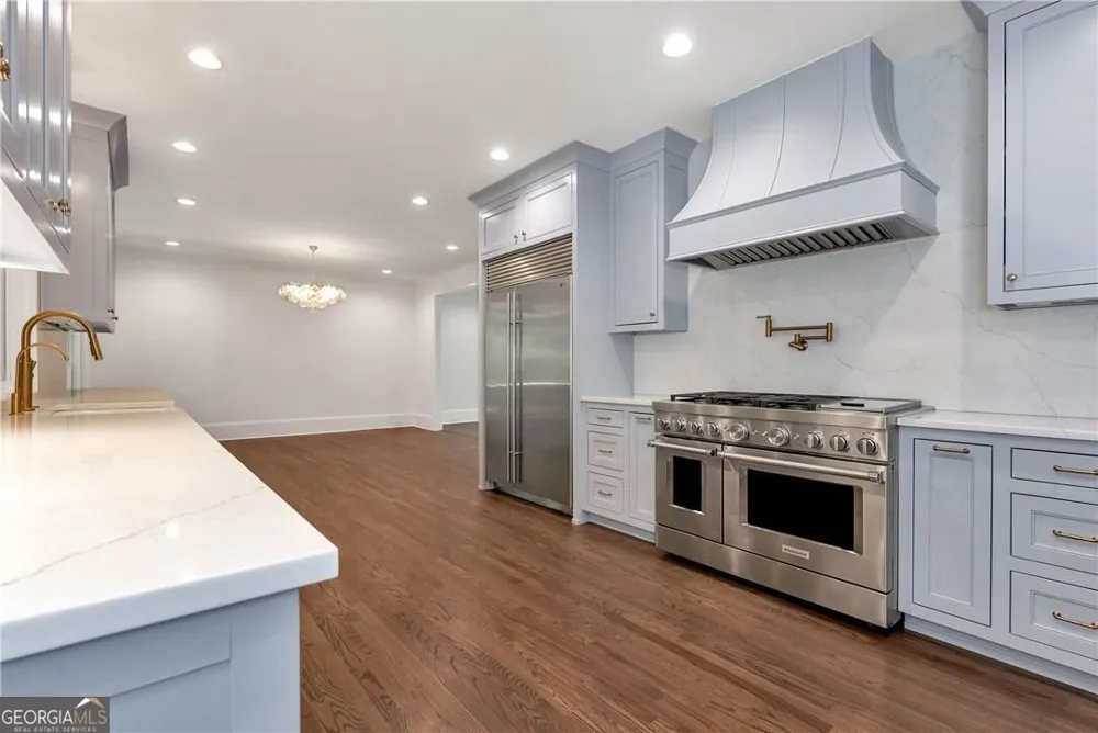 300 Chesterton CIR Johns Creek, GA 30097