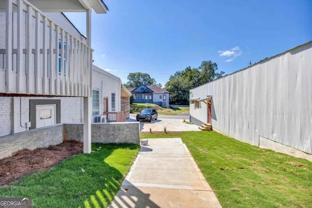 86 S Forest AVE Hartwell, GA 30643