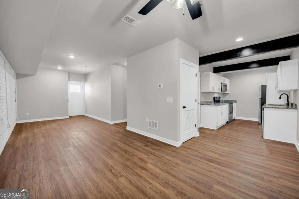 86 S Forest AVE Hartwell, GA 30643