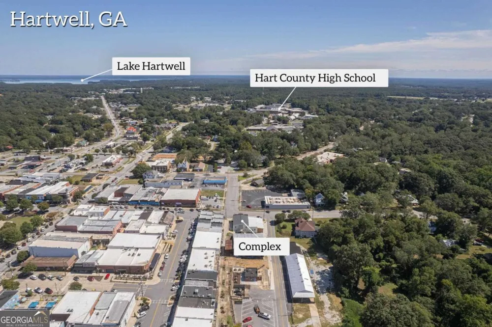 86 S Forest AVE Hartwell, GA 30643