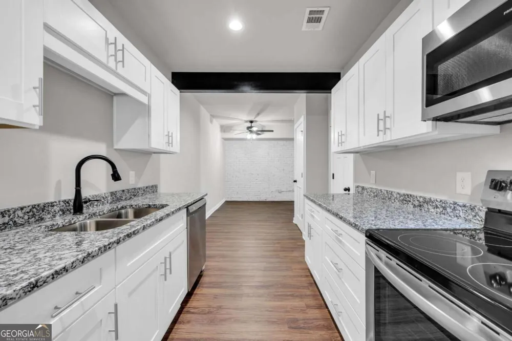 86 S Forest AVE Hartwell, GA 30643