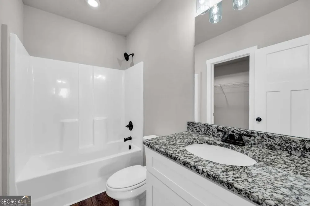 86 S Forest AVE Hartwell, GA 30643