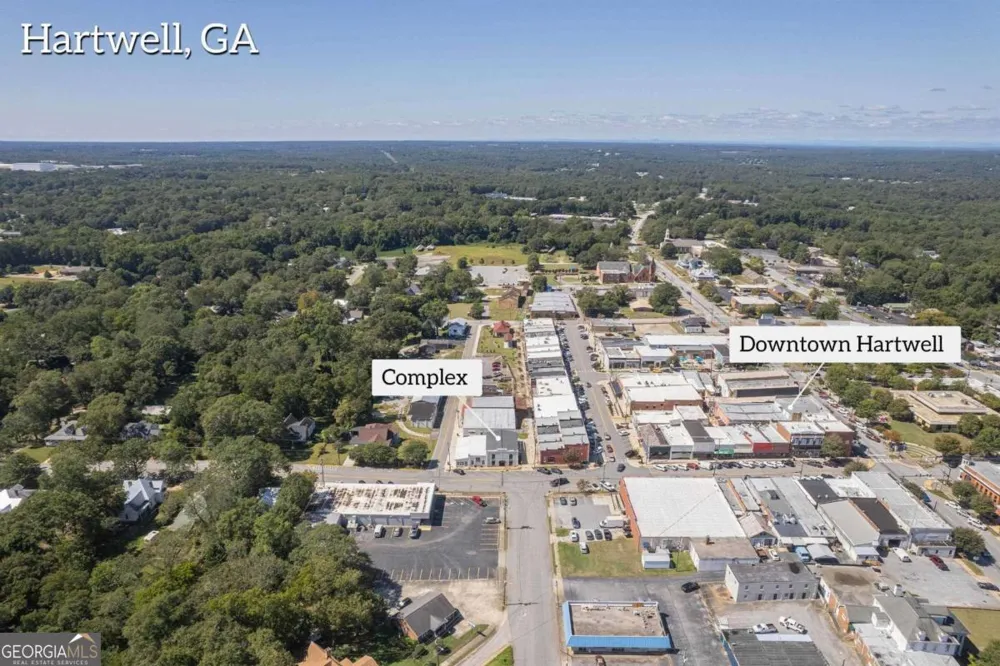 86 S Forest AVE Hartwell, GA 30643