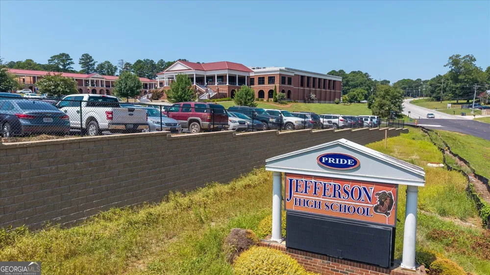 598 Holders Siding RD Jefferson, GA 30549