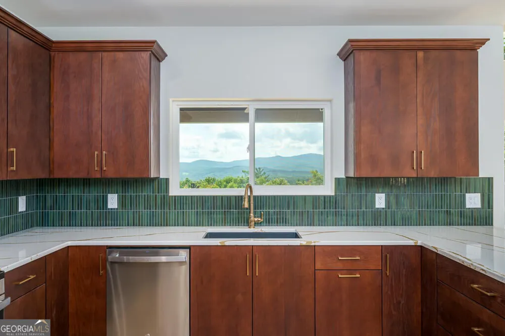 156 Sky High DR Ellijay, GA 30536