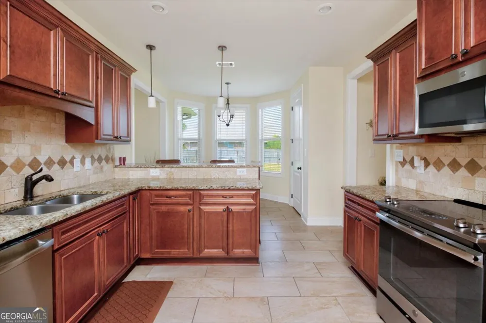 109 Charlotte DR Bonaire, GA 31005
