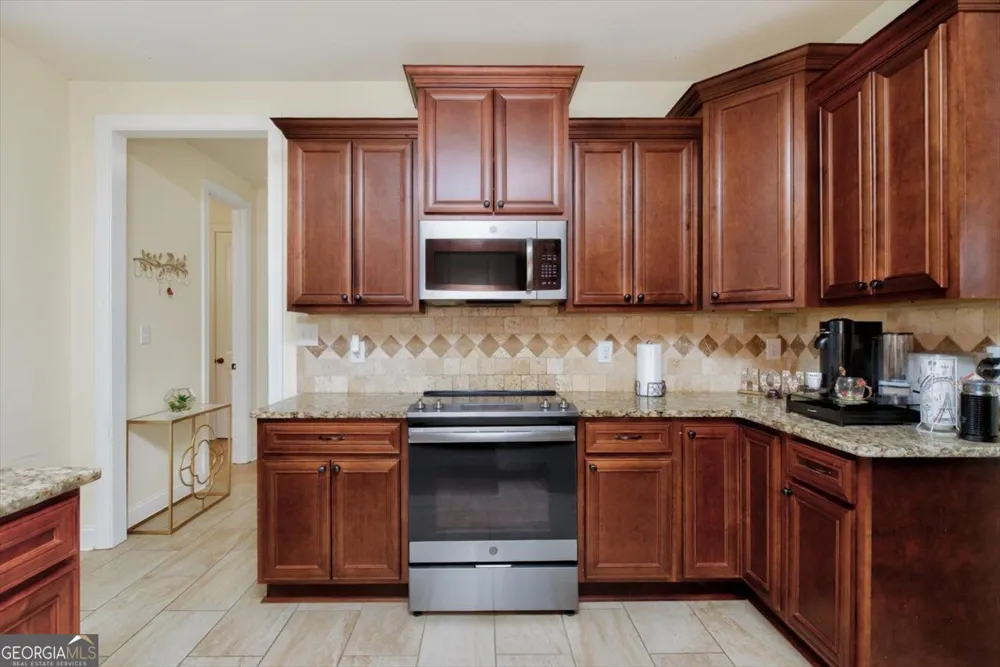 109 Charlotte DR Bonaire, GA 31005