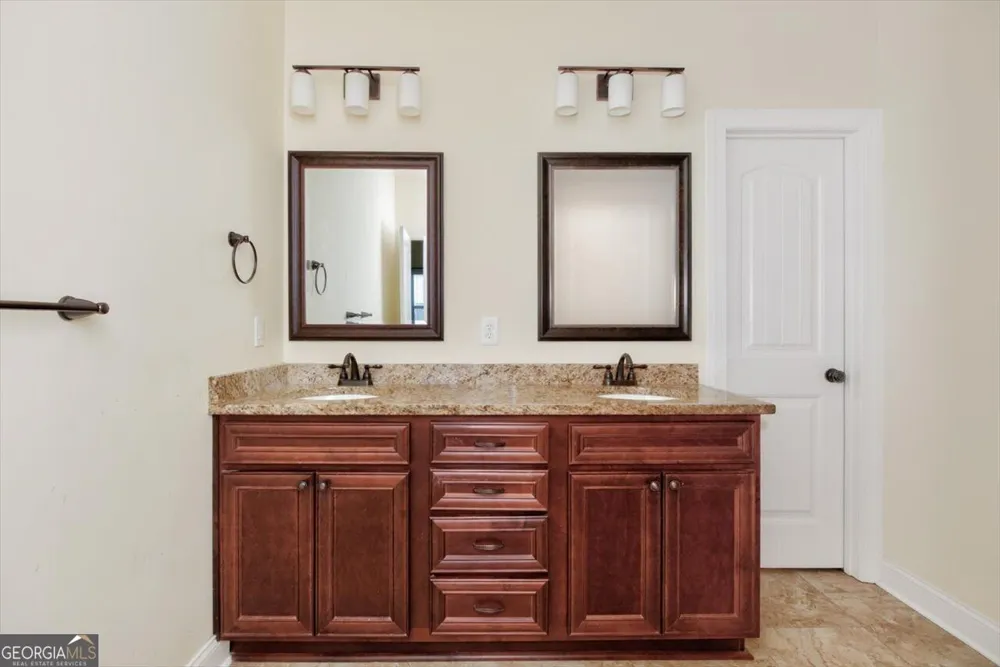 109 Charlotte DR Bonaire, GA 31005