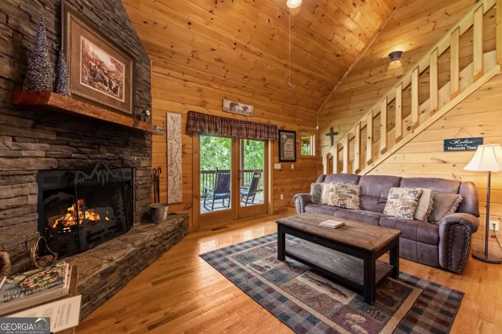 469 Mountain High DR Mineral Bluff, GA 30559