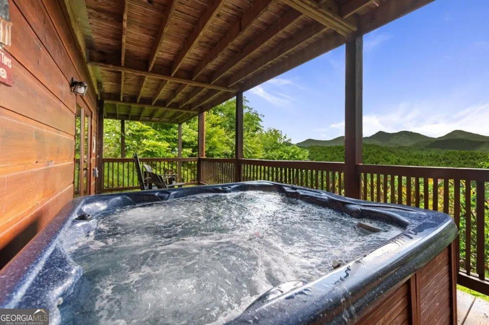 469 Mountain High DR Mineral Bluff, GA 30559