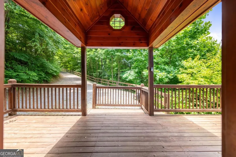 469 Mountain High DR Mineral Bluff, GA 30559
