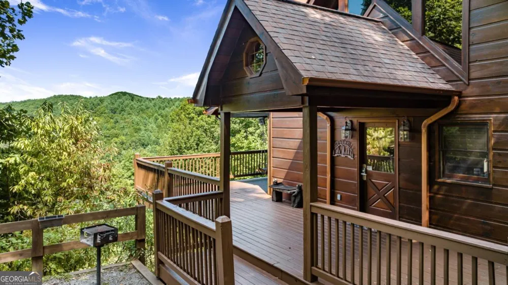 469 Mountain High DR Mineral Bluff, GA 30559