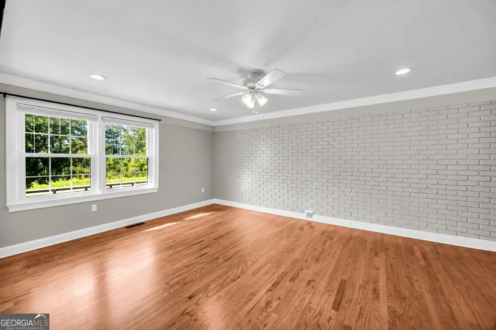 45 Smith Overhead Bridge RD Commerce, GA 30530