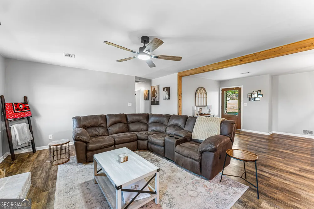 211 Allen Rd Musella, GA 31066