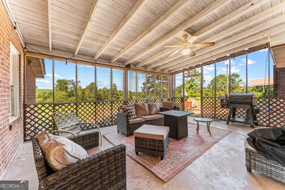 211 Allen Rd Musella, GA 31066