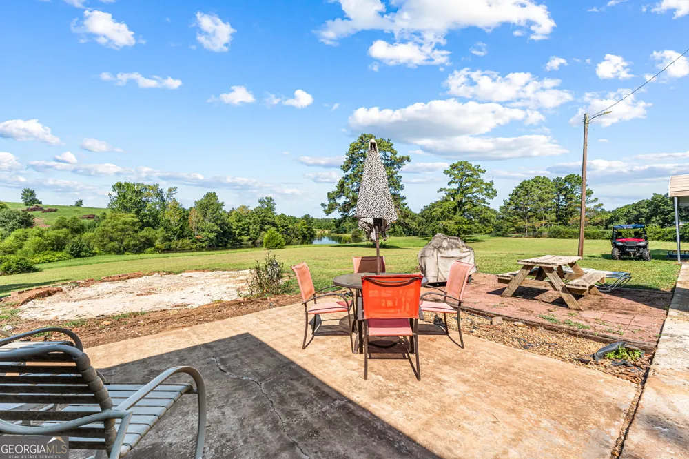 211 Allen Rd Musella, GA 31066