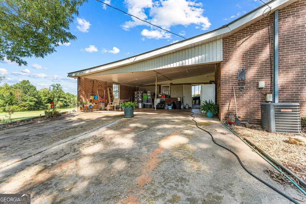 211 Allen Rd Musella, GA 31066