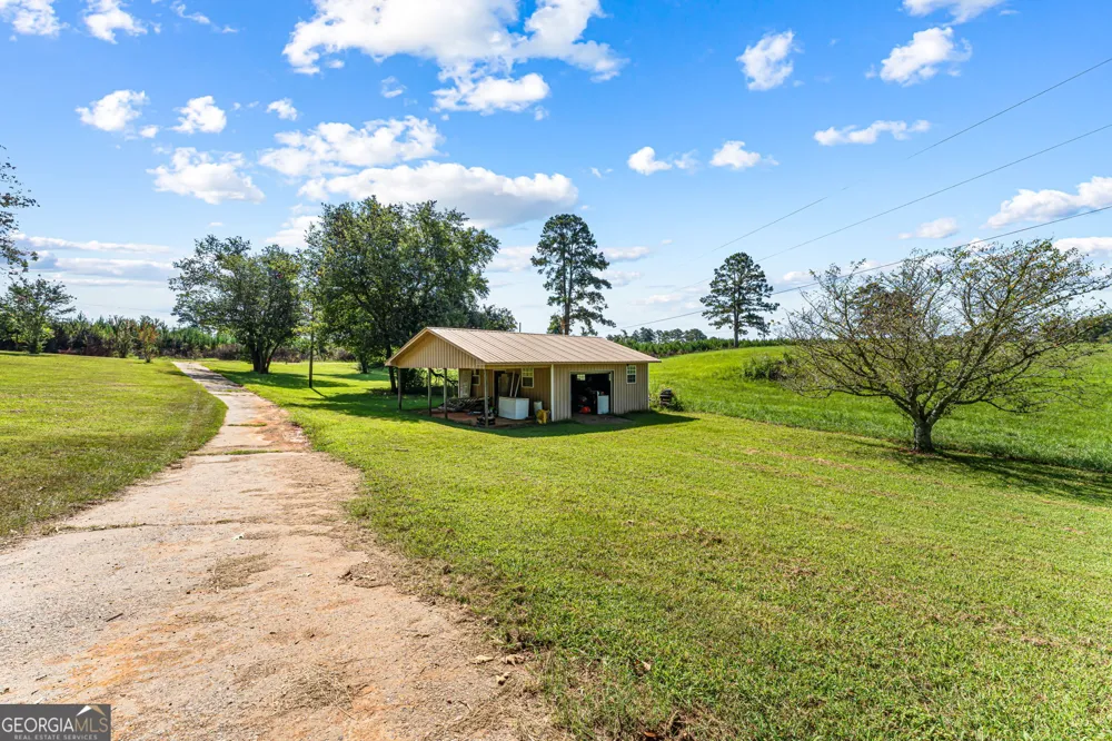 211 Allen Rd Musella, GA 31066