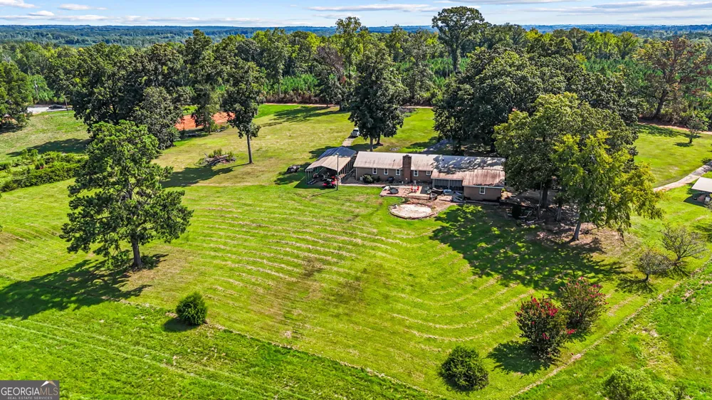 211 Allen Rd Musella, GA 31066