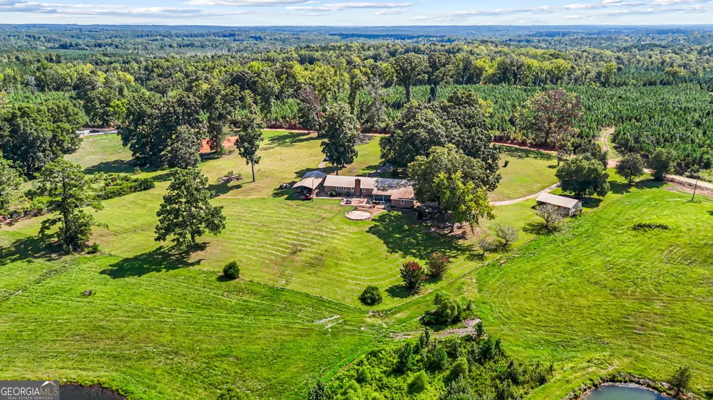 211 Allen Rd Musella, GA 31066