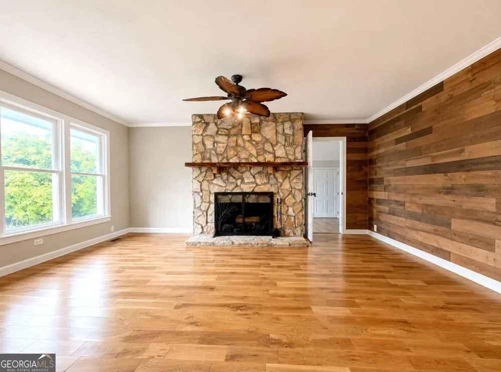 1211 Scenic DR Blue Ridge, GA 30513