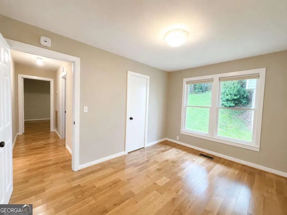 1211 Scenic DR Blue Ridge, GA 30513