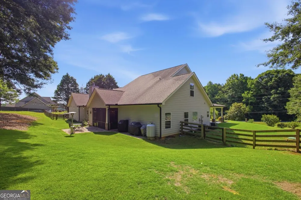 579 New Cut RD Braselton, GA 30517