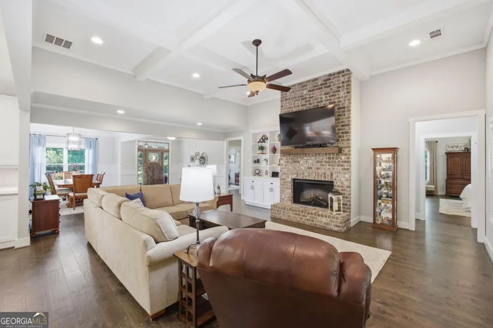 579 New Cut RD Braselton, GA 30517