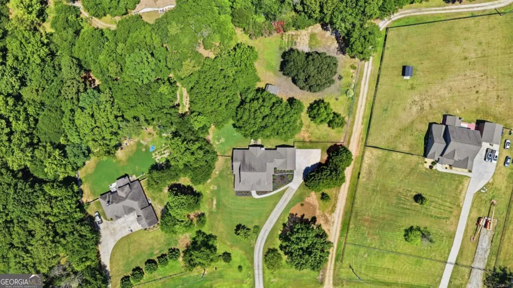 579 New Cut RD Braselton, GA 30517