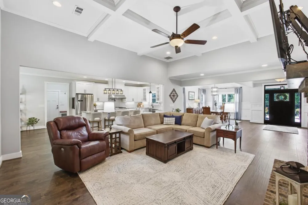 579 New Cut RD Braselton, GA 30517