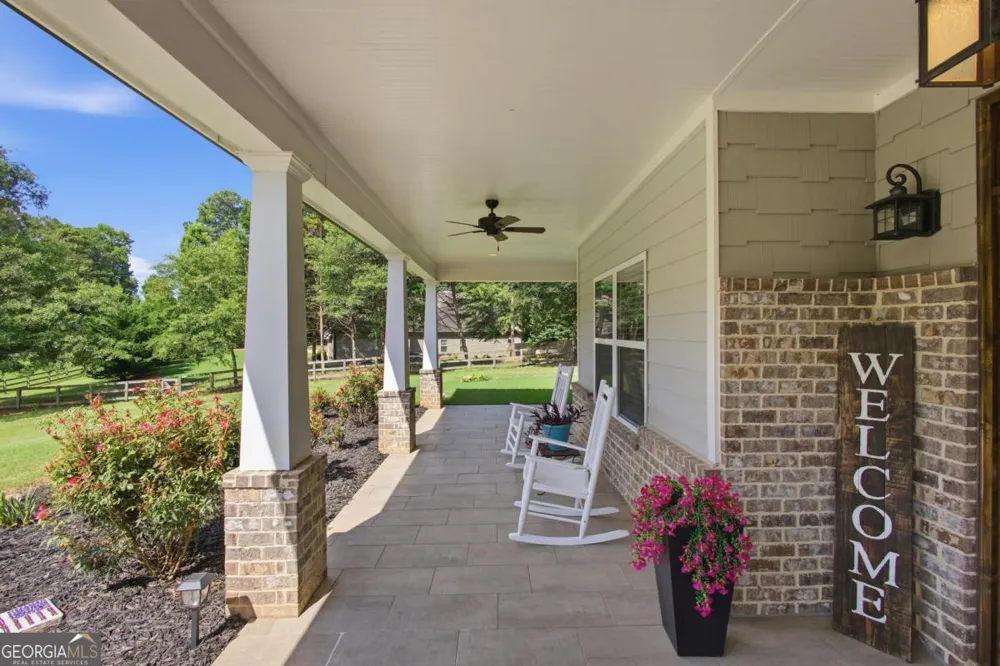 579 New Cut RD Braselton, GA 30517