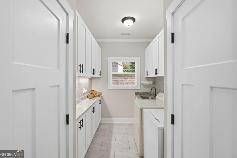 579 New Cut RD Braselton, GA 30517