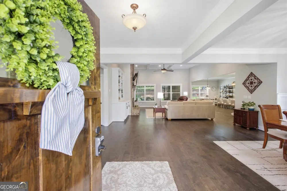 579 New Cut RD Braselton, GA 30517
