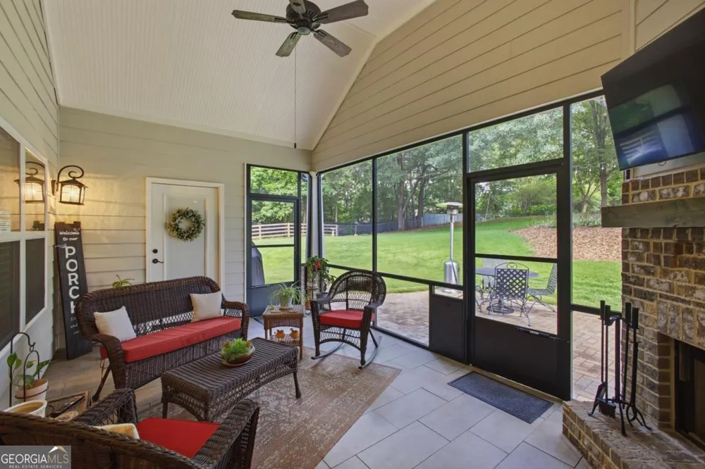579 New Cut RD Braselton, GA 30517