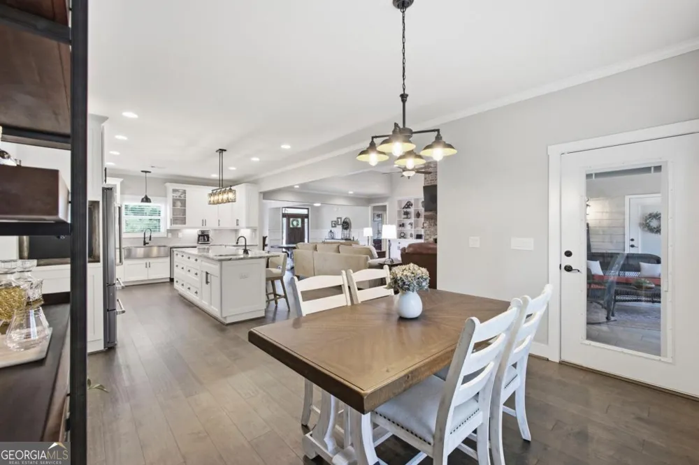 579 New Cut RD Braselton, GA 30517