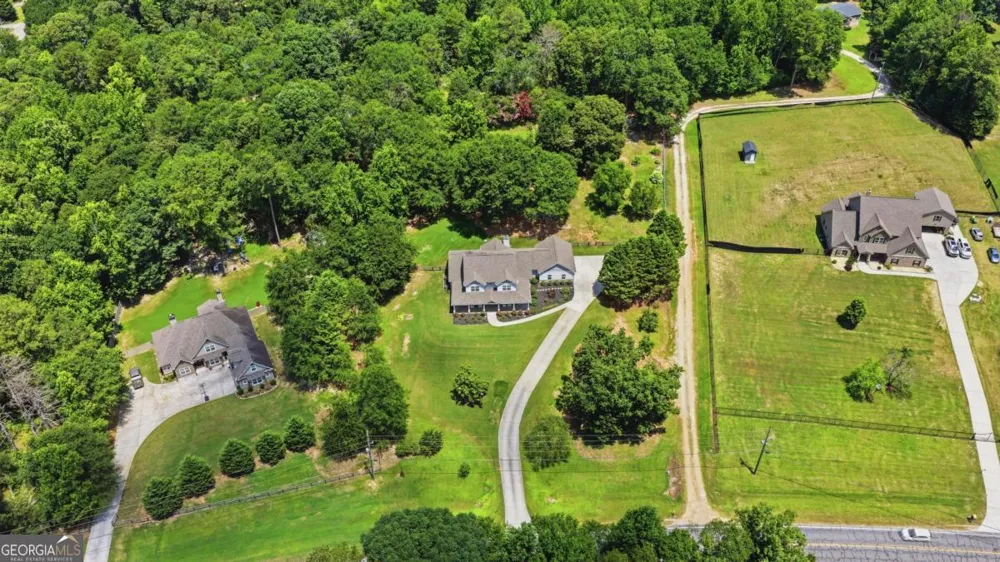 579 New Cut RD Braselton, GA 30517